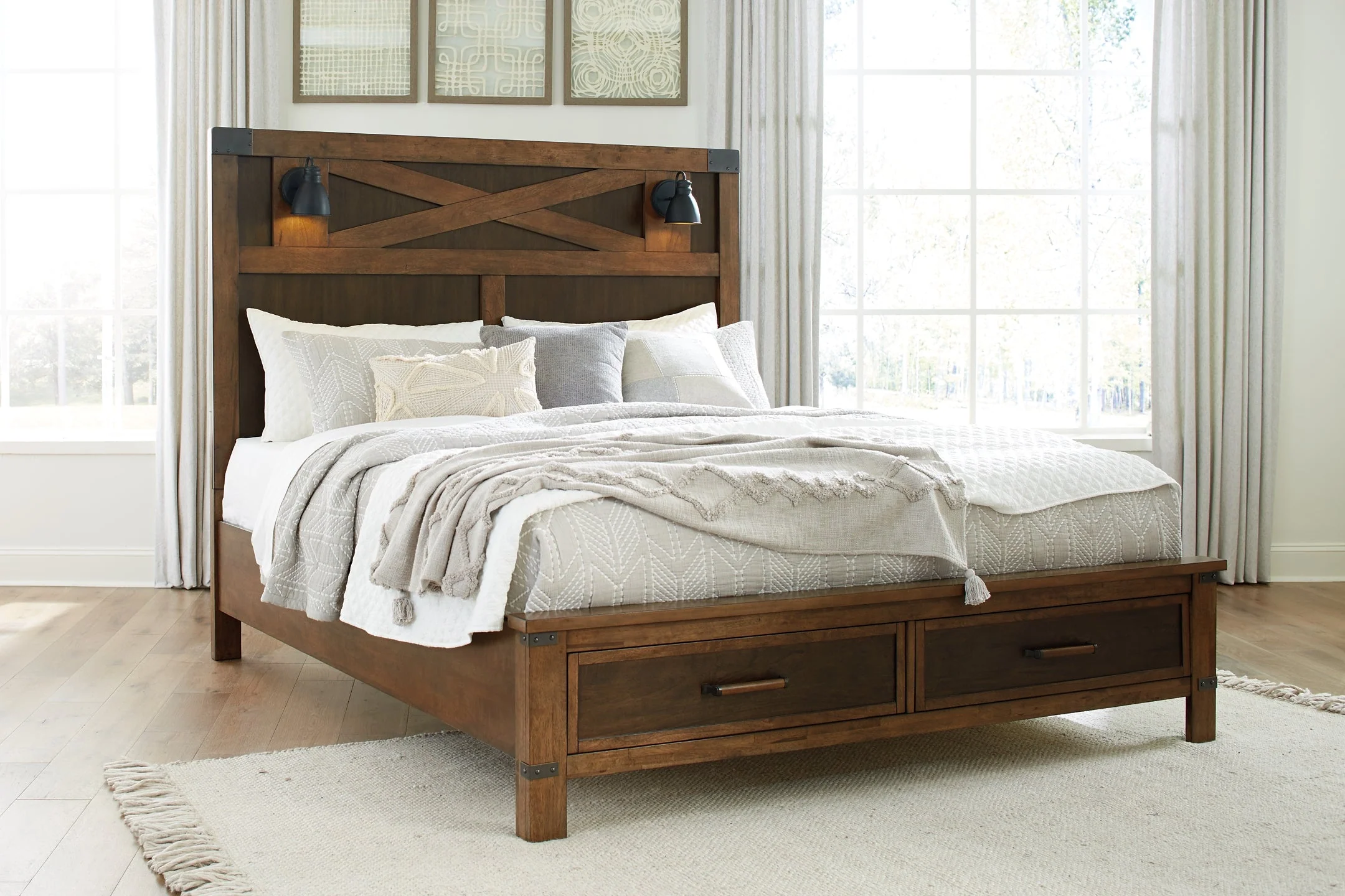 Wyattfield California King Panel Bed with Mirrored Dresser - Image 3
