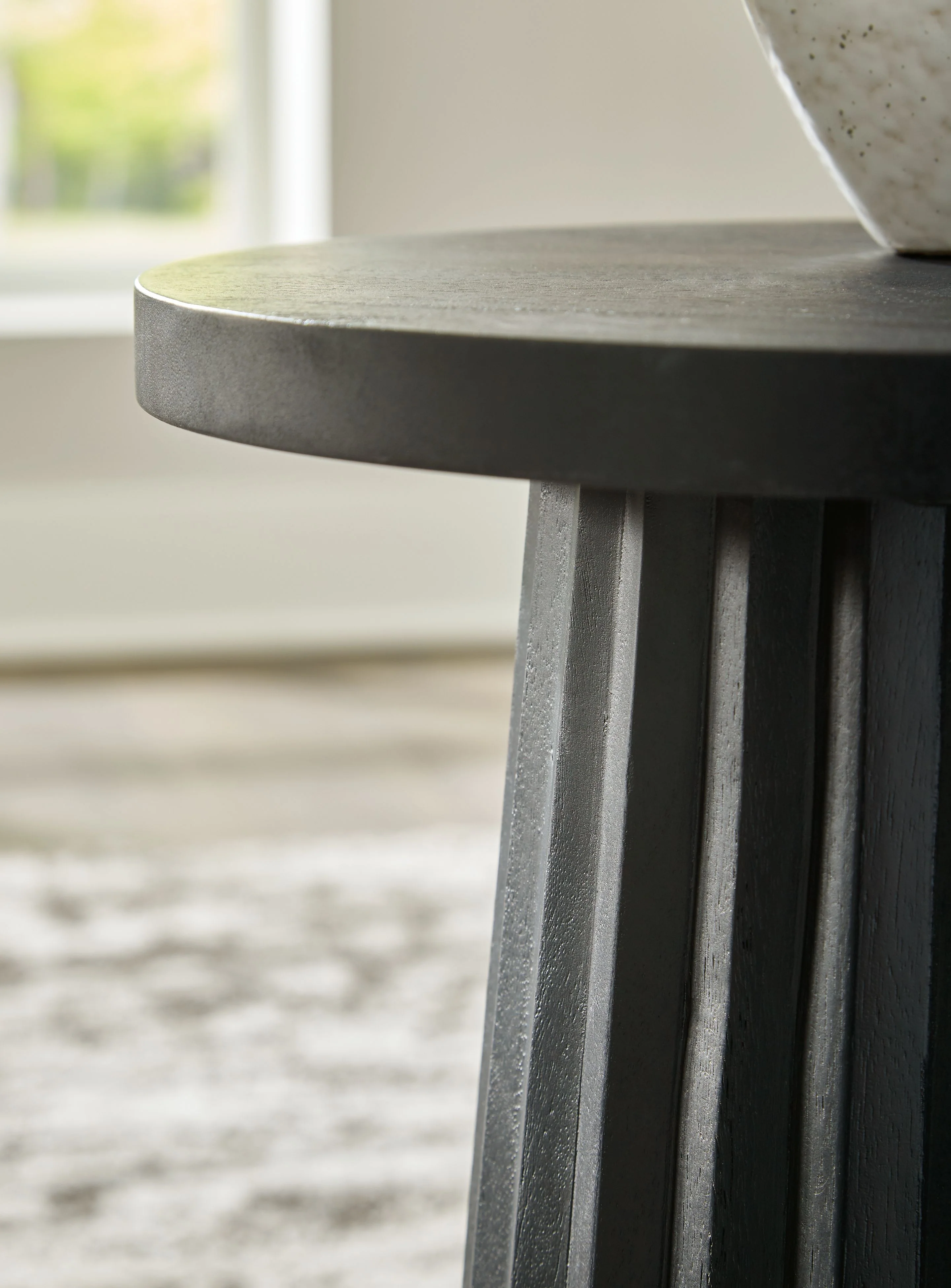 Ceilby - Accent Table - Image 7