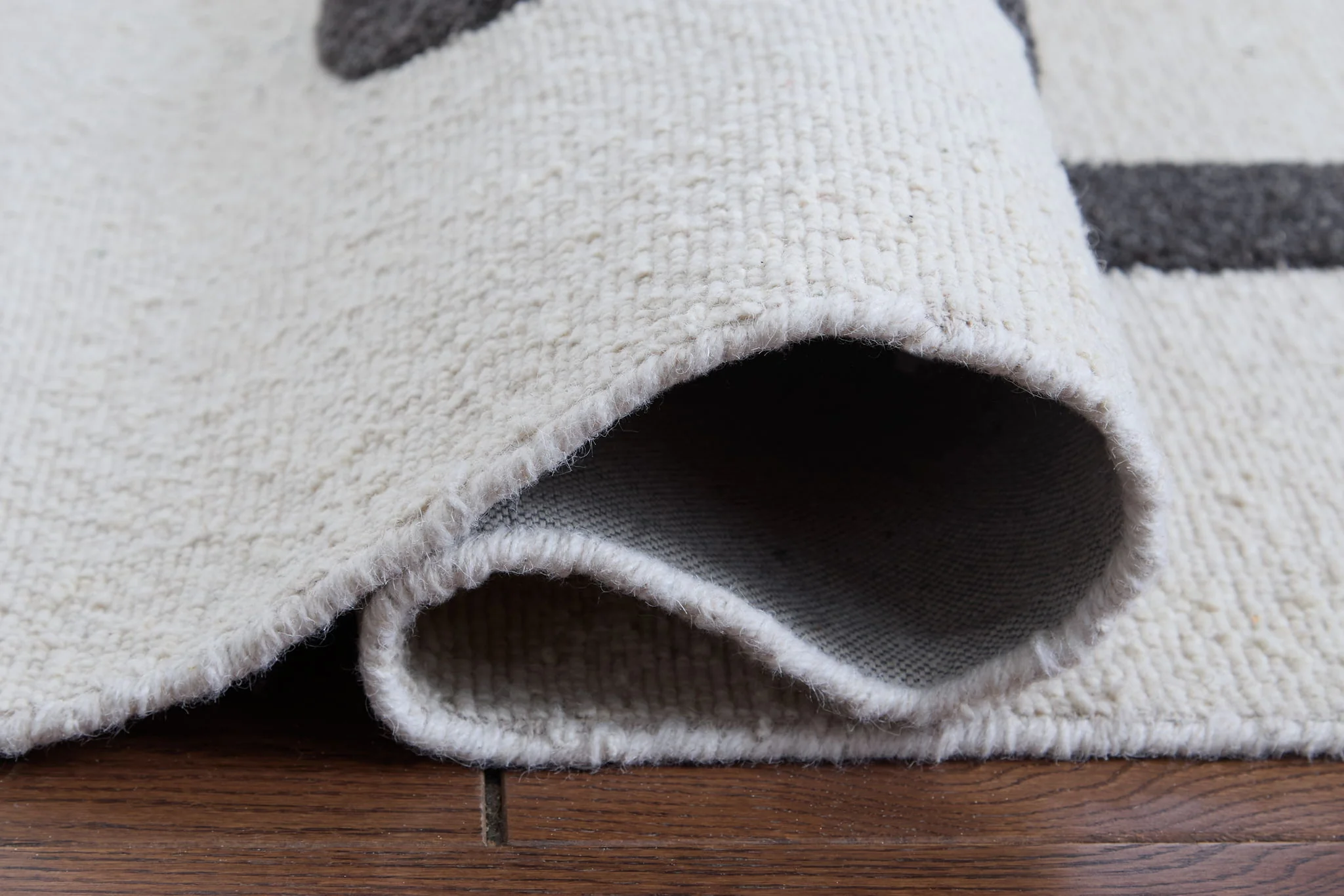 Davismour - Rug - Image 6