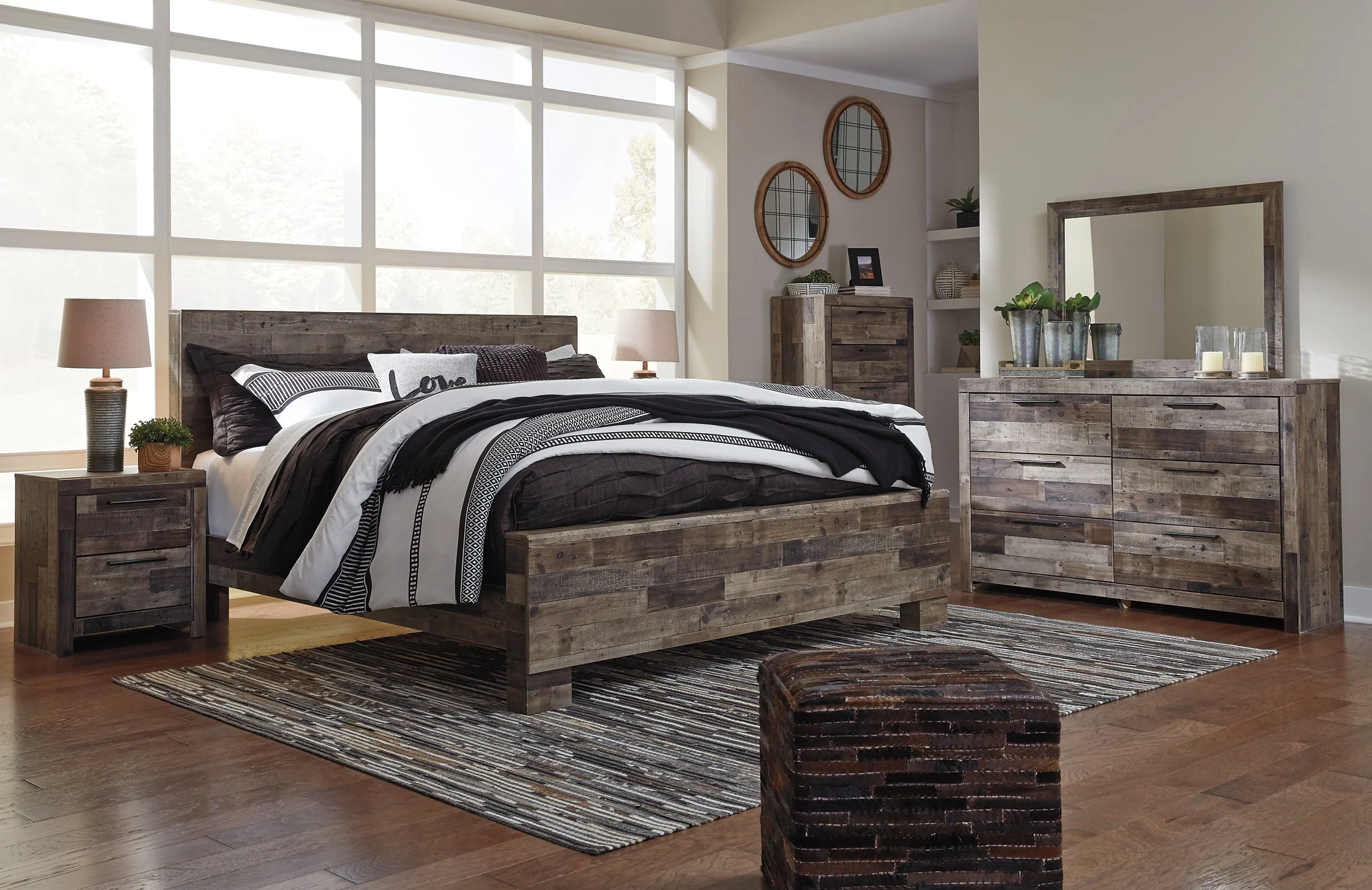 Derekson Queen Panel Bed - Image 18