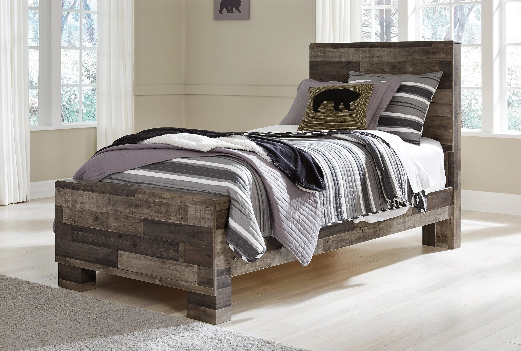 Derekson Queen Panel Bed - Image 3