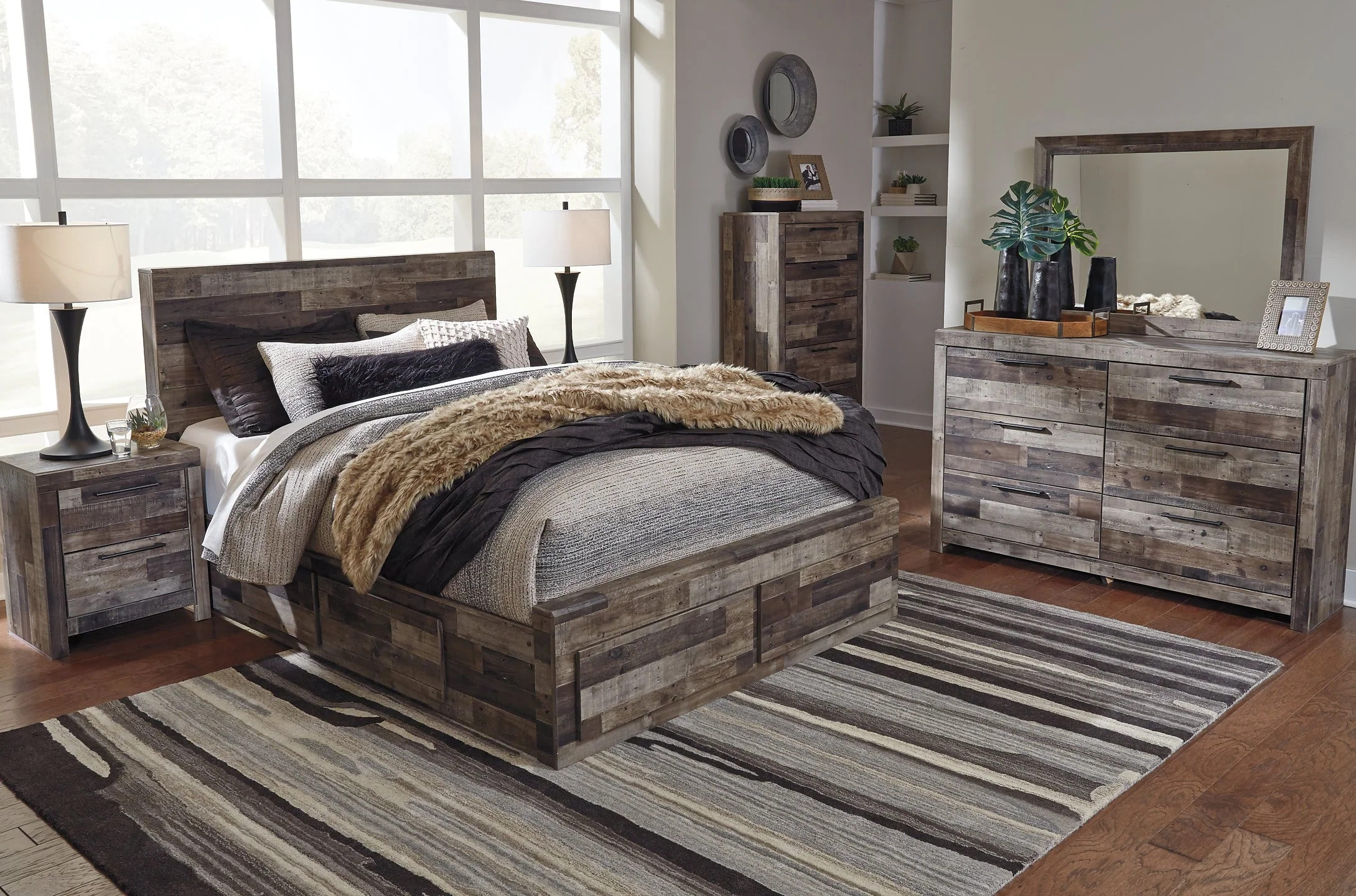 Derekson Queen Panel Bed with 4 Storage Drawers - Image 15