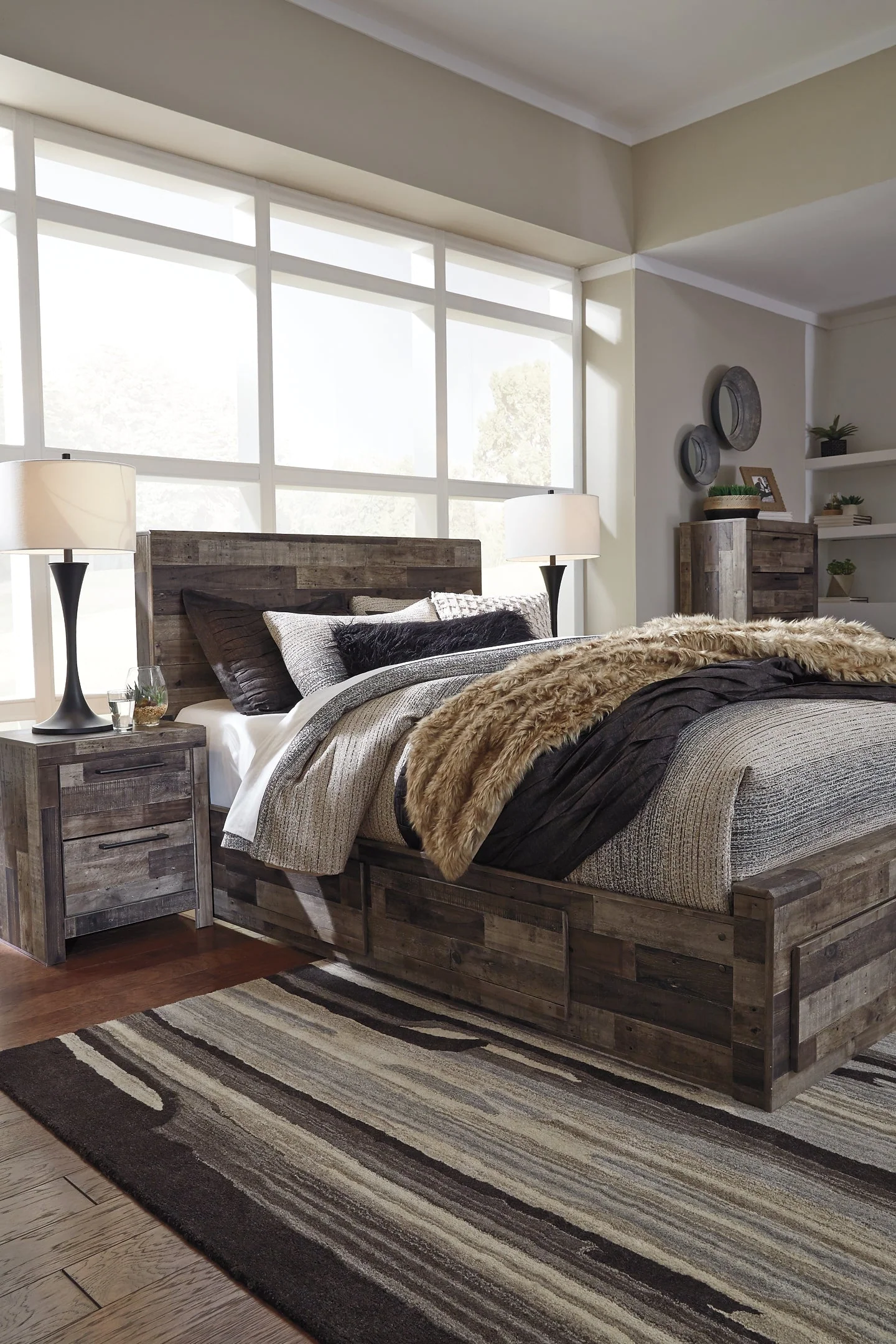 Derekson Queen Panel Bed with 4 Storage Drawers - Image 16