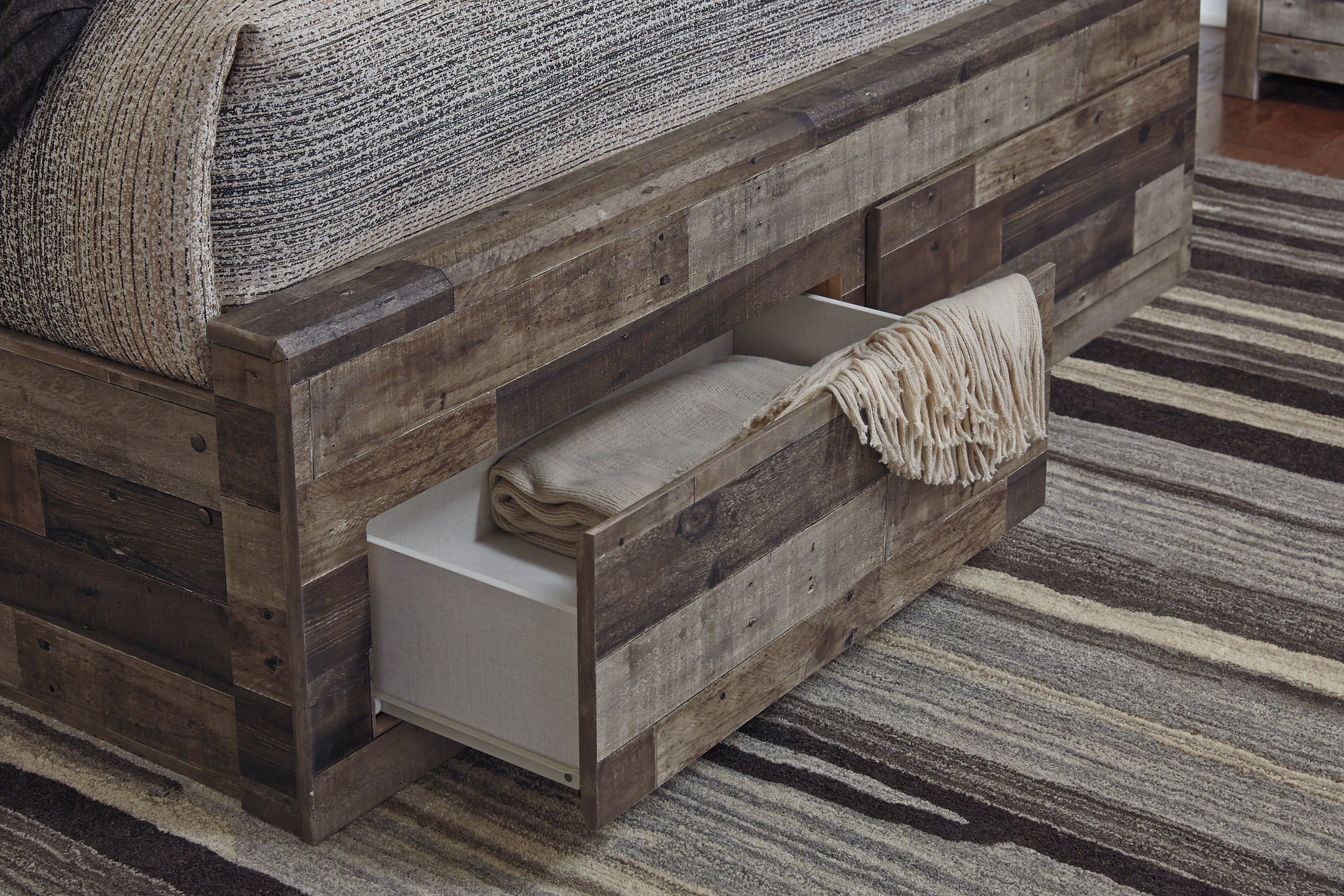 Derekson Queen Panel Bed with 4 Storage Drawers - Image 7