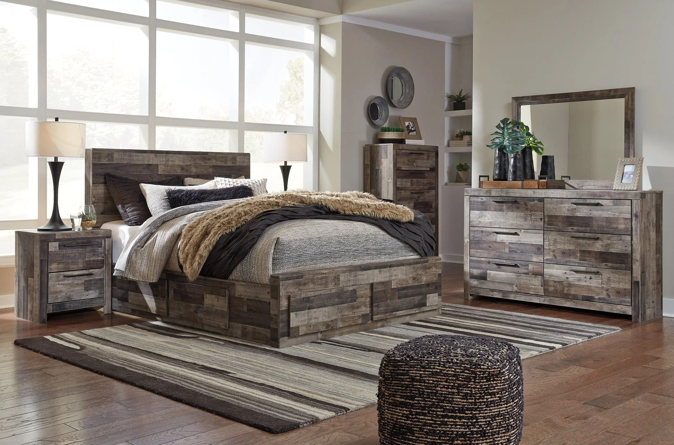 Derekson Queen Panel Bed with 6 Storage Drawers - Image 19
