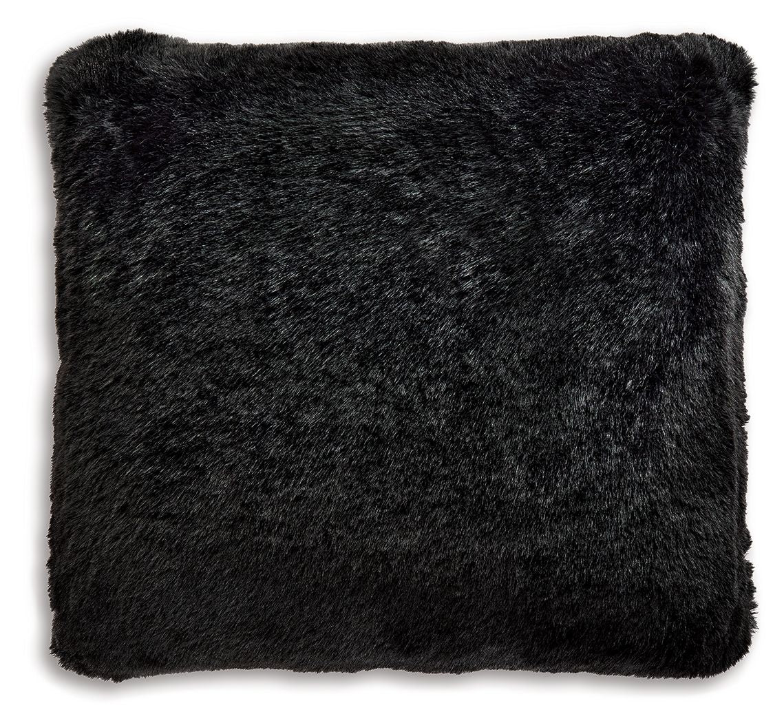 Gariland - Faux Fur Pillow - Image 4