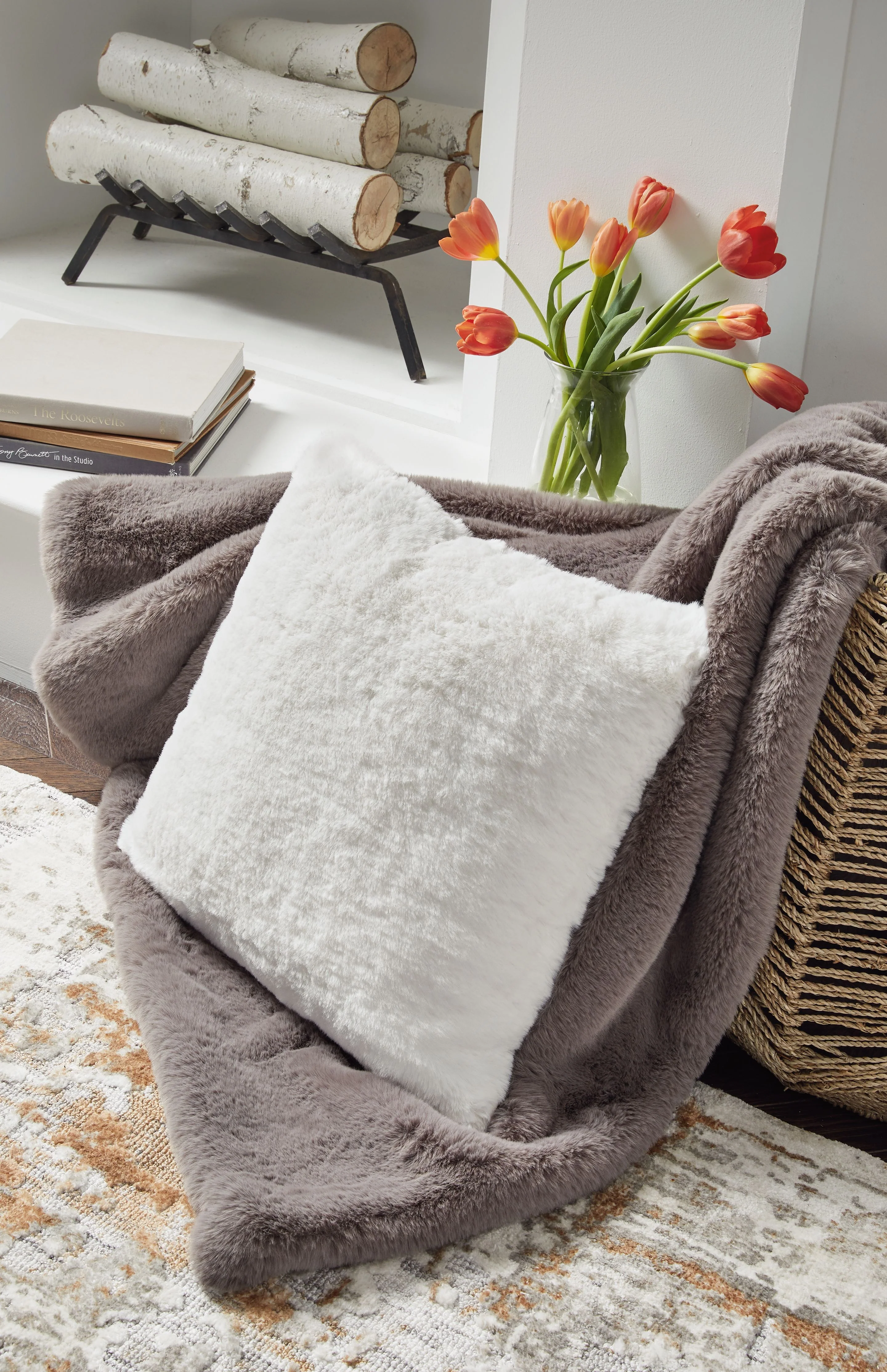 Gariland - Faux Fur Pillow - Image 7