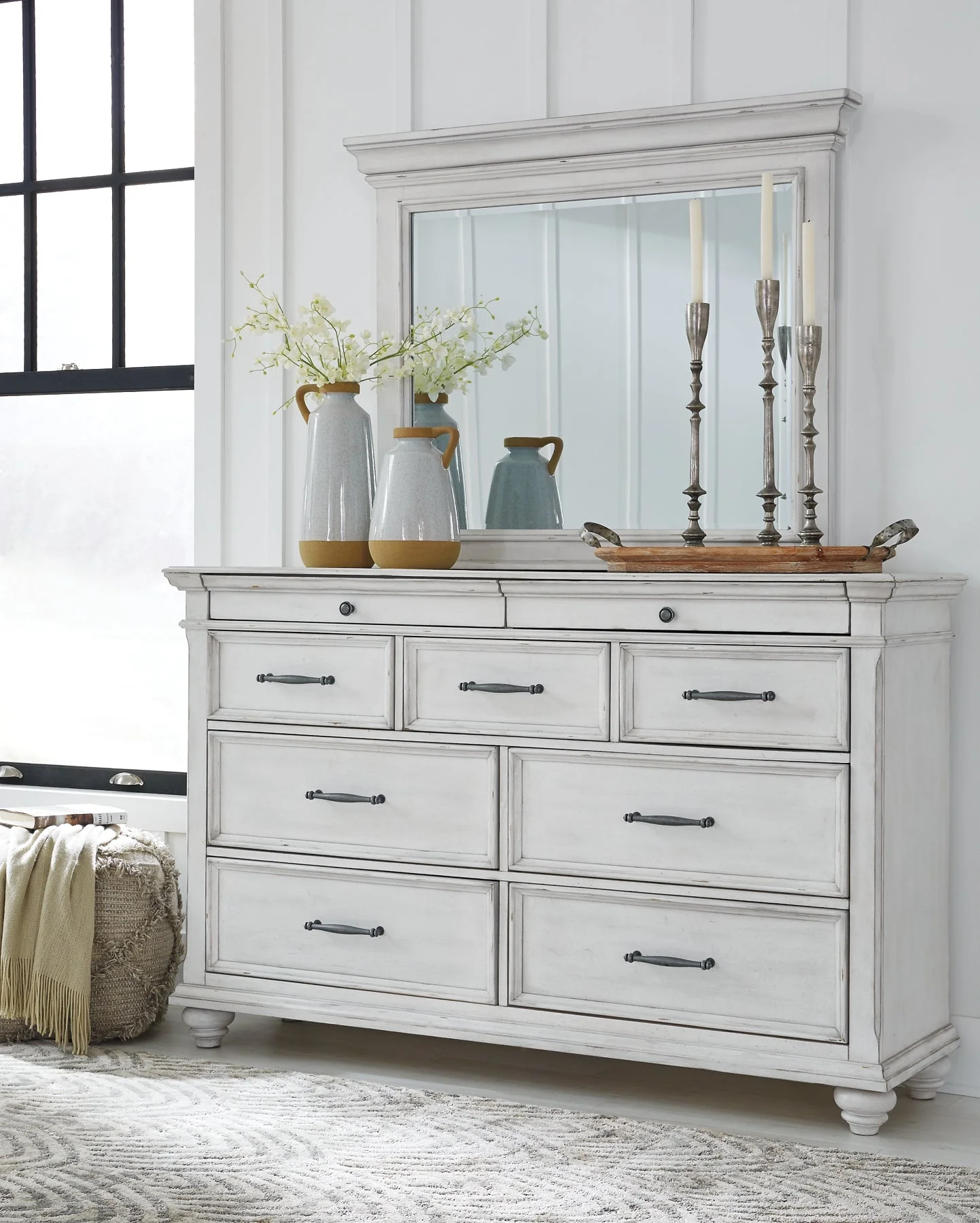 Kanwyn Dresser and Mirror - Image 7