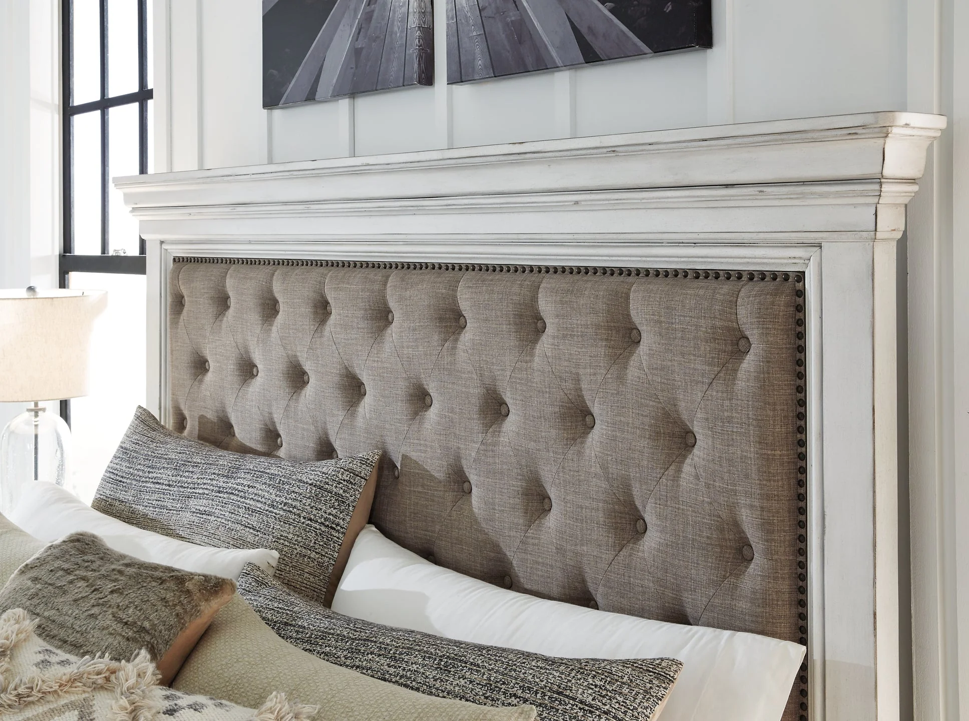 Kanwyn Queen Panel Bed - Image 9