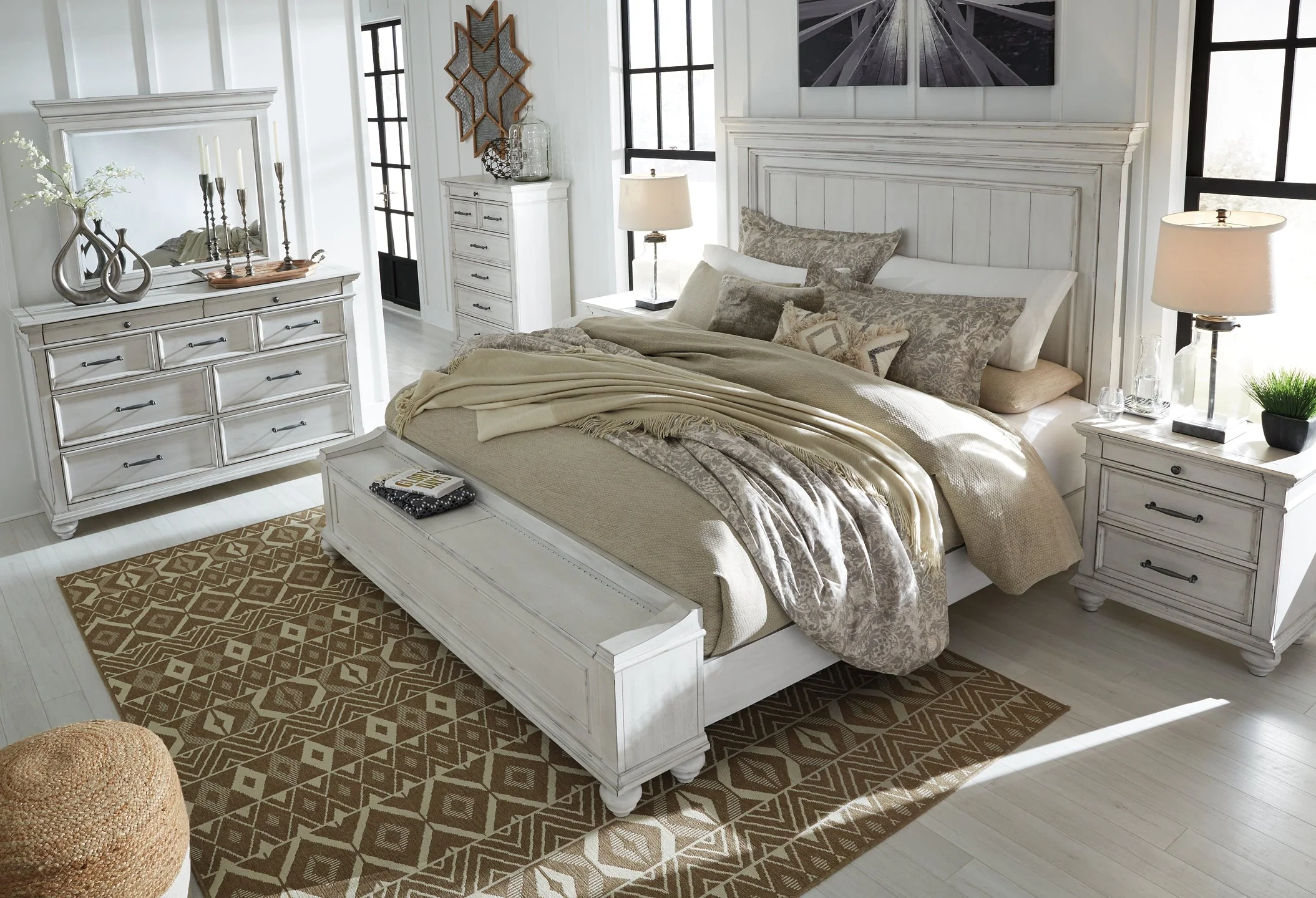 Kanwyn Queen Panel Bed with Storage Bench - Image 31