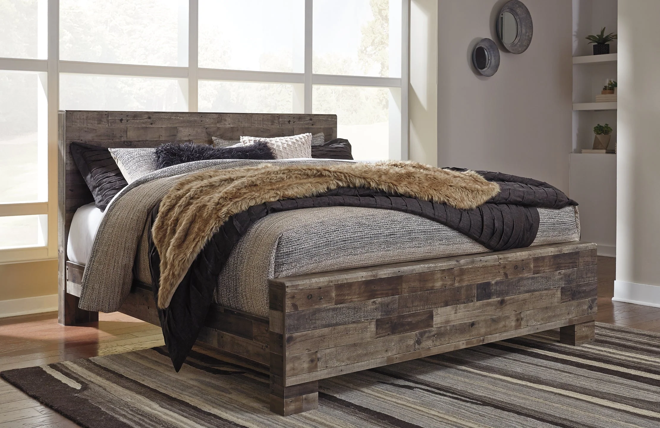 Derekson King Panel Bed with Mirrored Dresser - Image 4