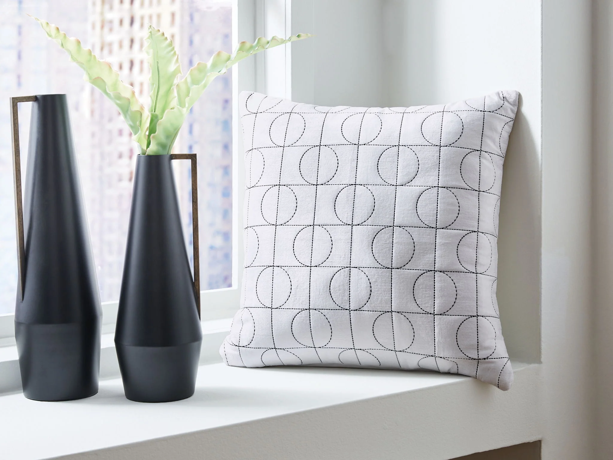 Kydner - Pillow - Image 12