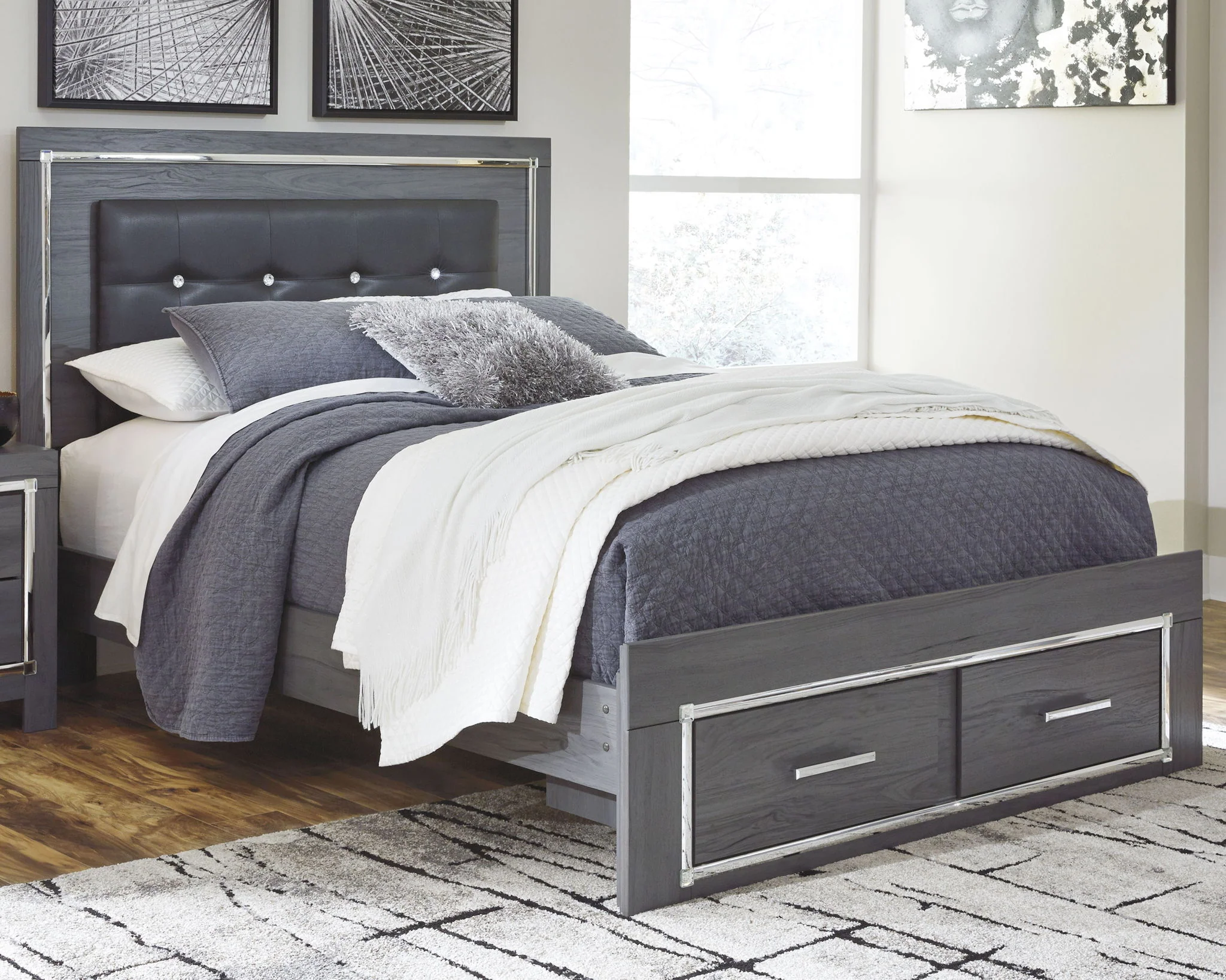 Lodanna - Panel Bed - Image 2