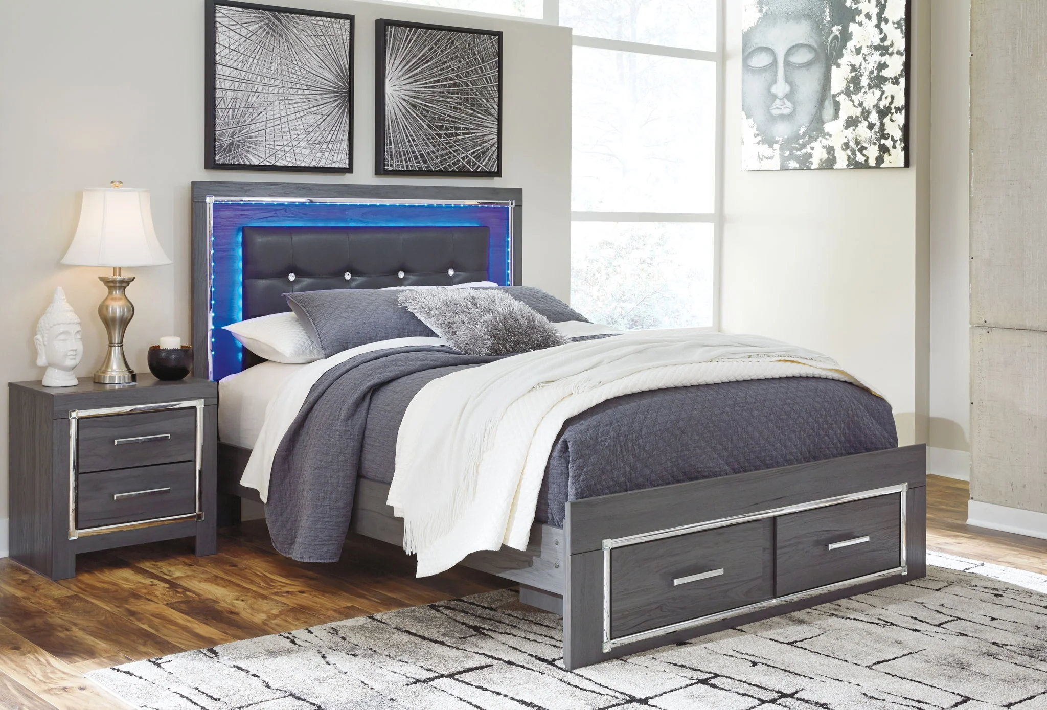 Lodanna - Panel Bed - Image 9