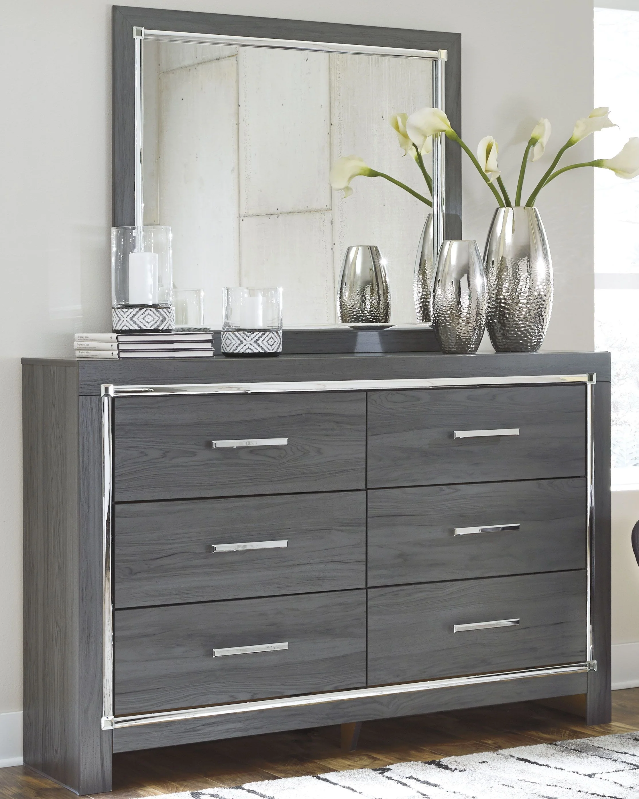 Lodanna - Panel Bedroom Set - Image 7
