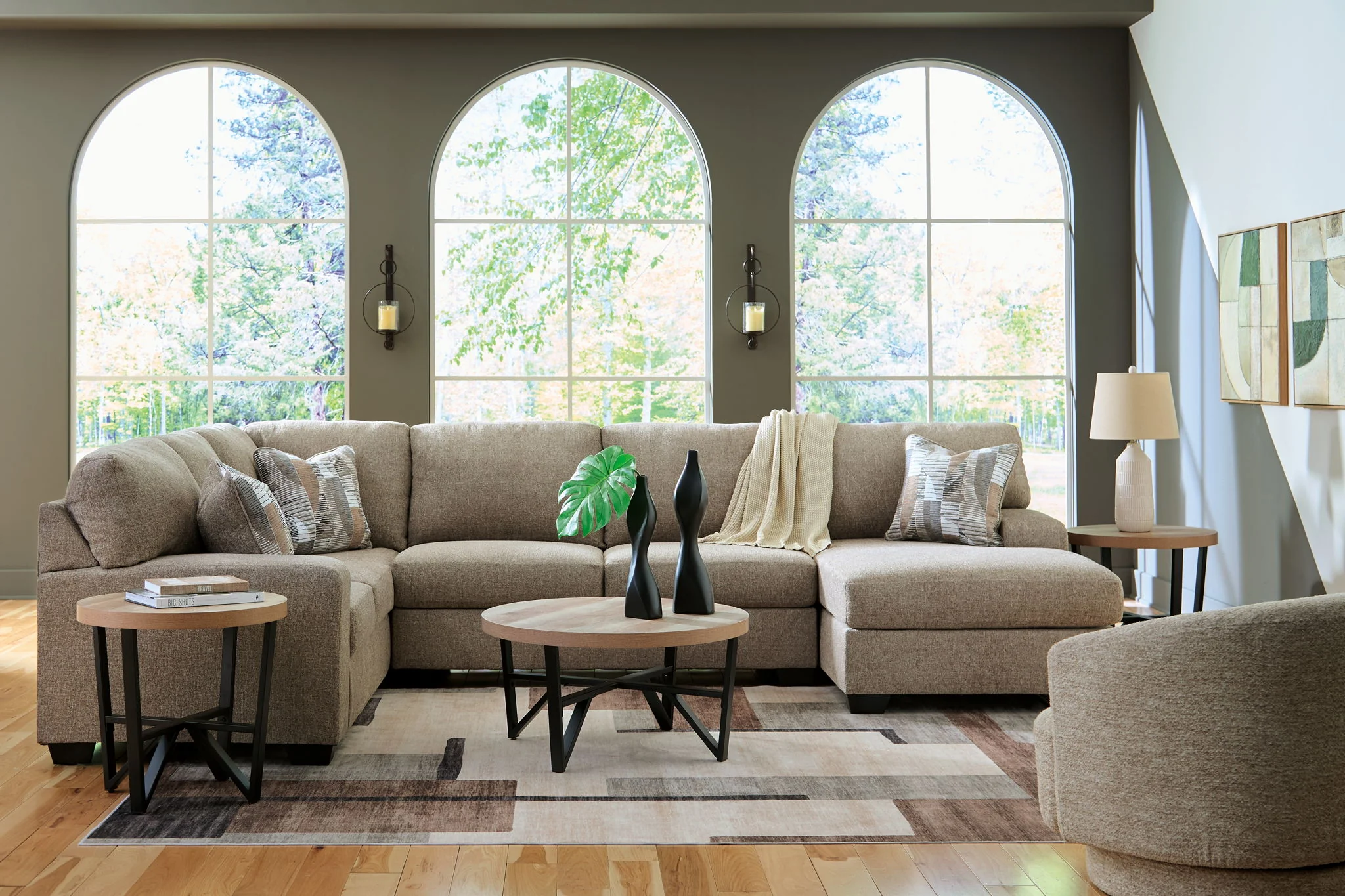 Newellen - Sectional - Image 11