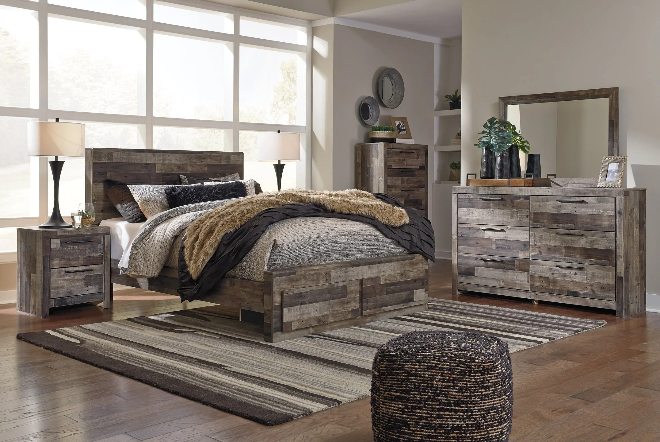 Derekson Queen Panel Bed with 2 Storage Drawers with Mirrored Dresser, Chest and 2 Nightstands - Image 3