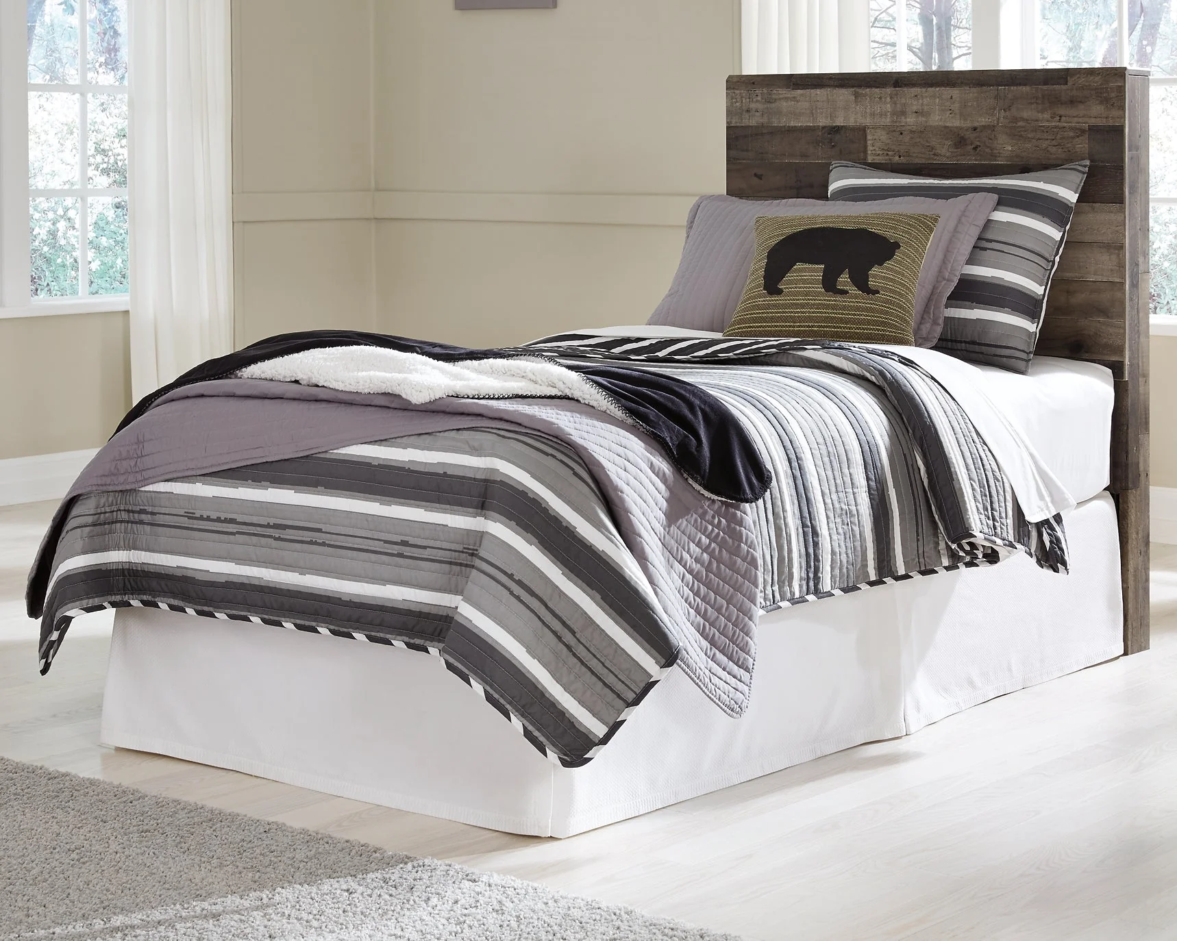 Derekson Twin Panel Headboard with Mirrored Dresser - Image 4