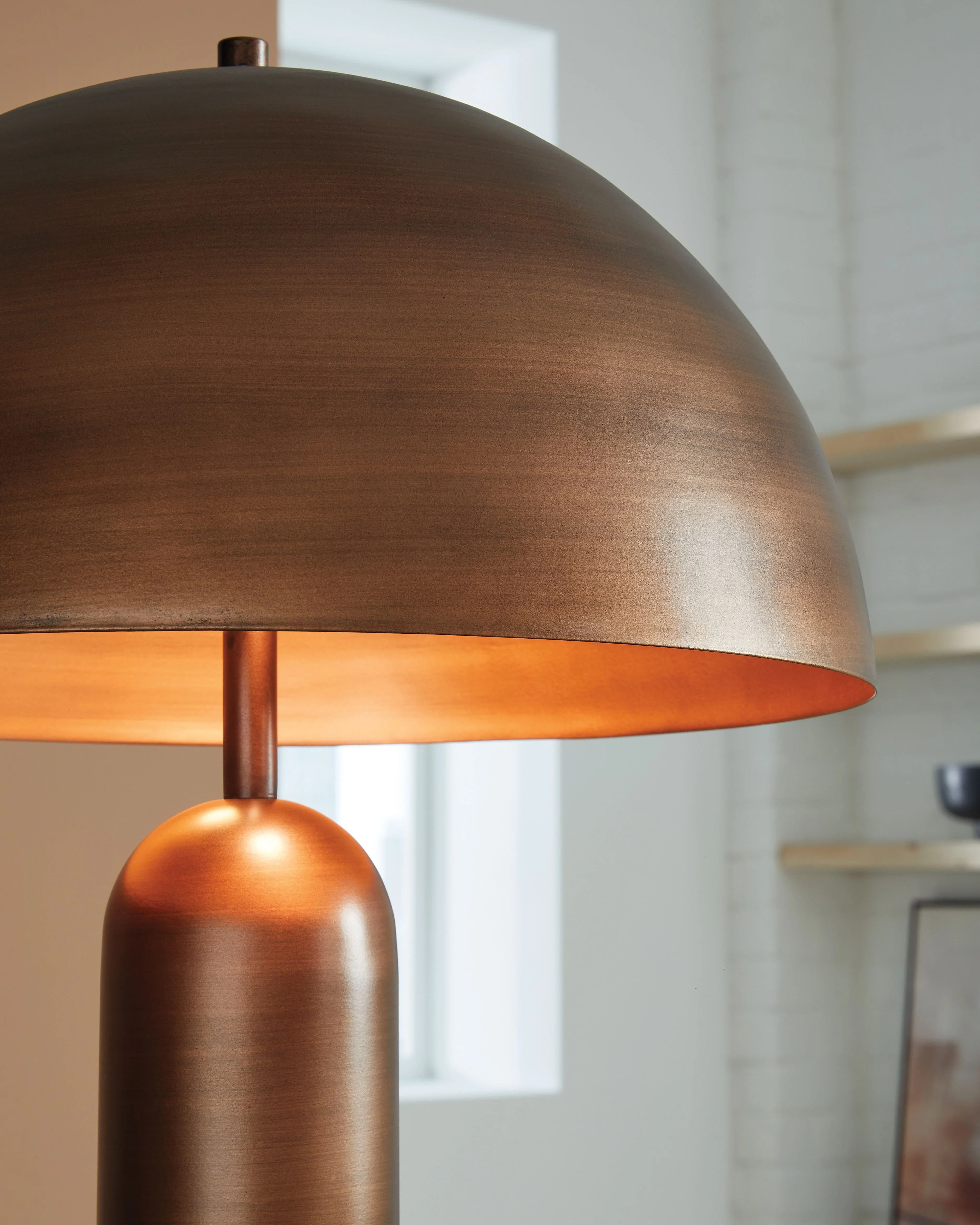 Wendfield - Metal Lamp - Image 10