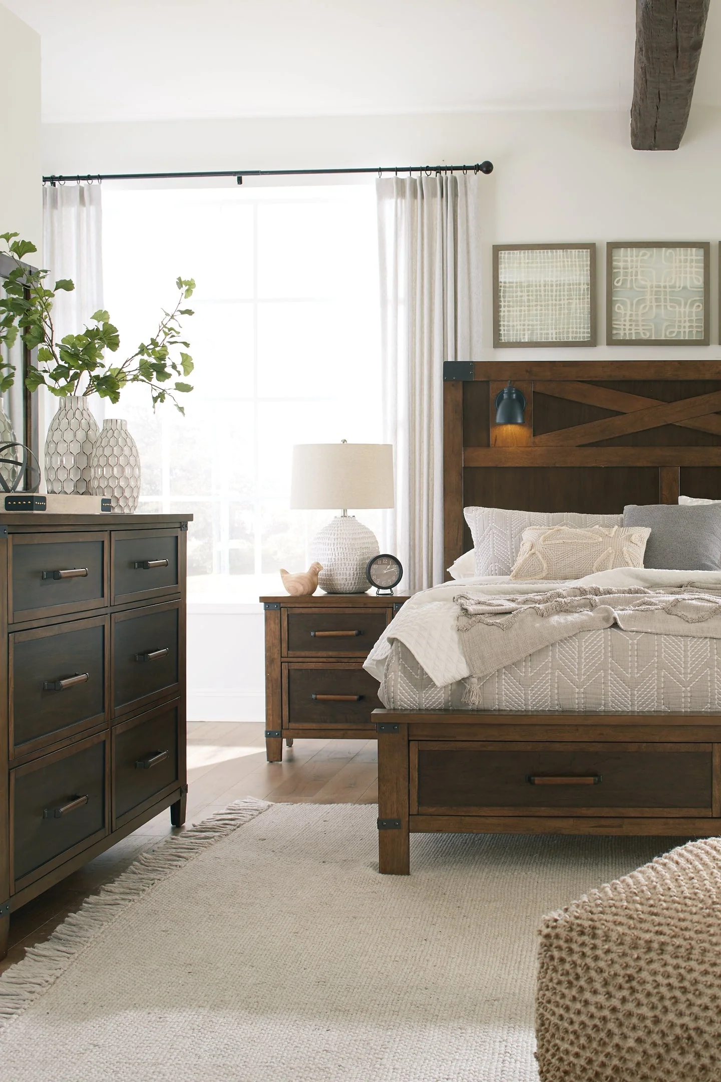 Wyattfield Queen Panel Bed with Storage - Image 16