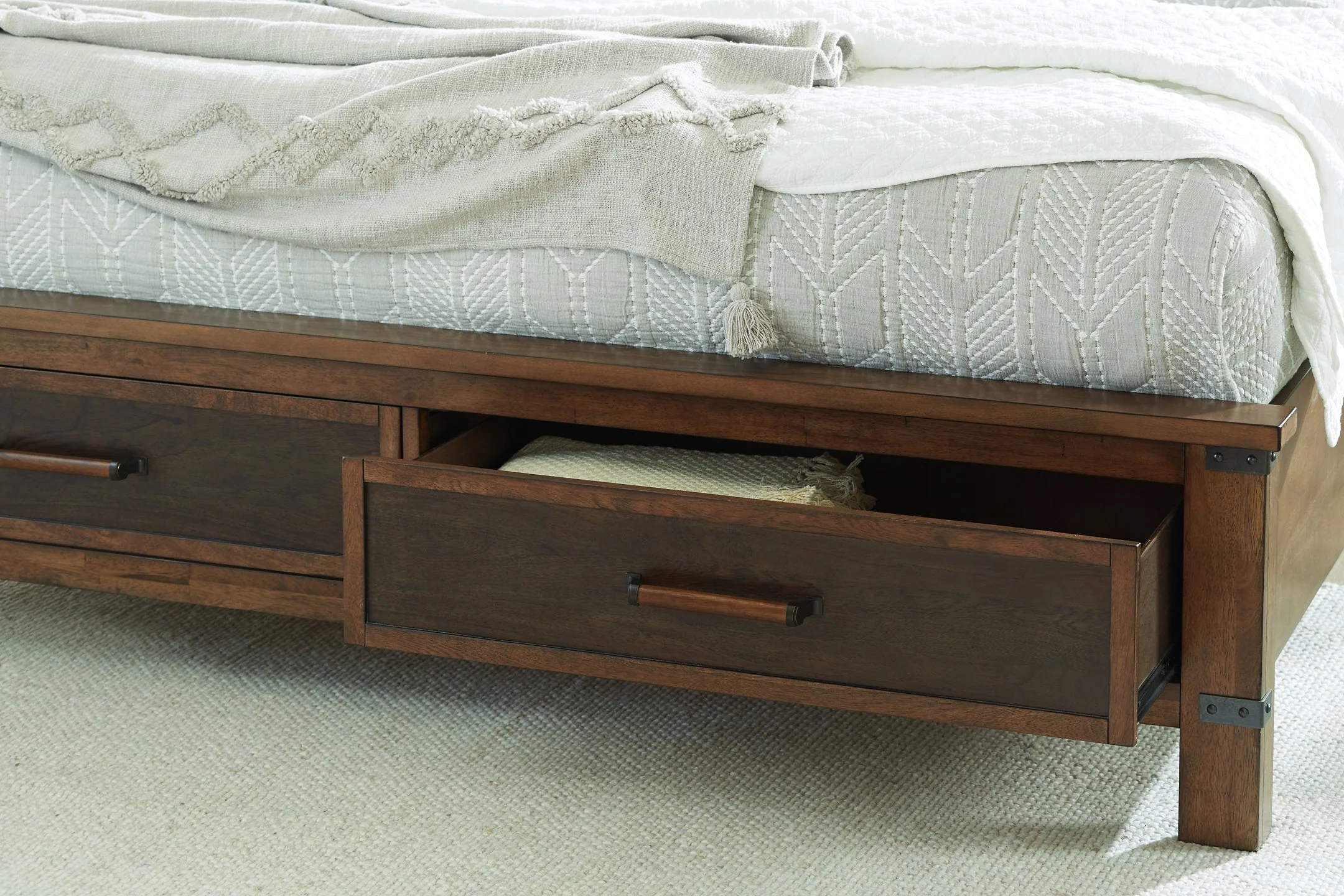 Wyattfield Queen Panel Bed with Storage - Image 21